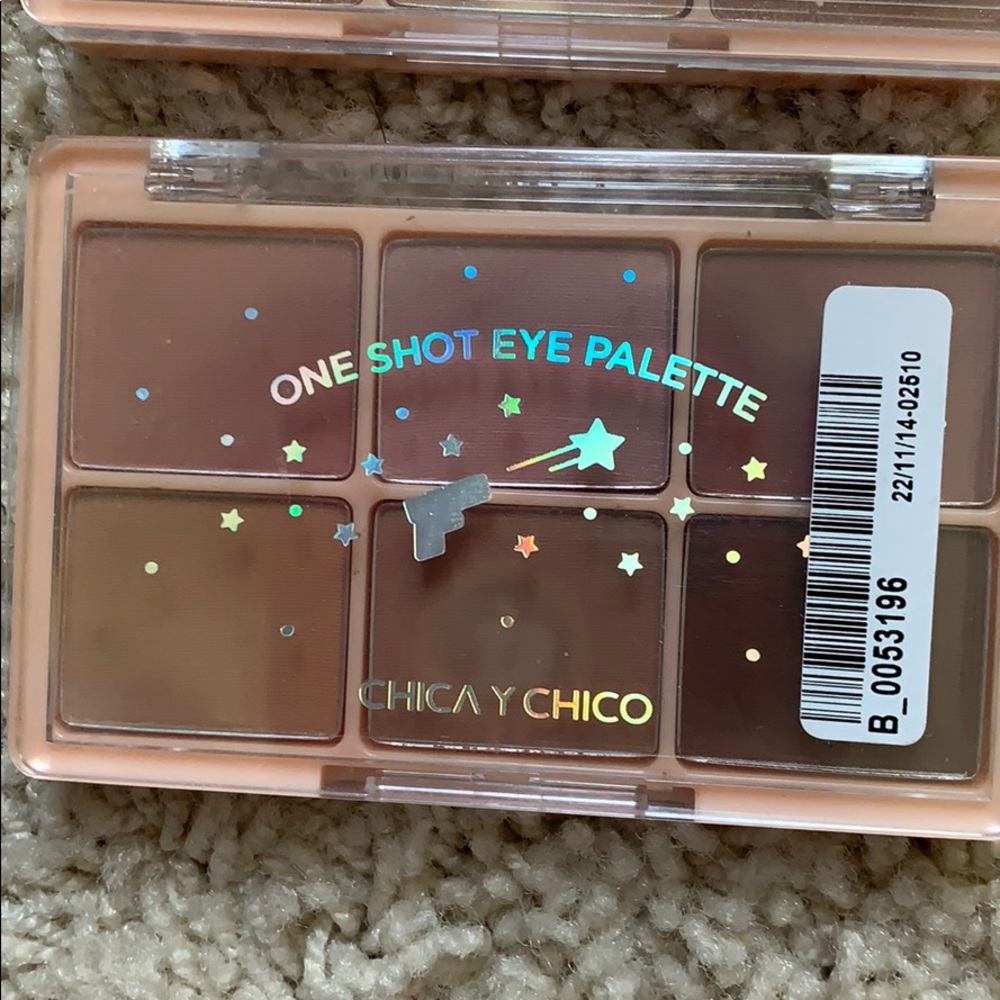 Chica Y Chico One Shot Korean eyeshadow pa…